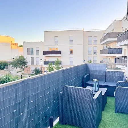 Apartamento Modern 2-bedroom Apartment, Balcony, Near Paris *